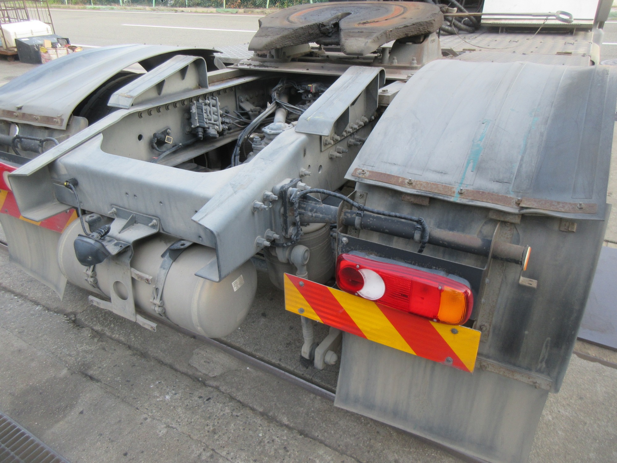 2PGハイルーフクオン ダンプ用ポンプ付11.5トントラクタ