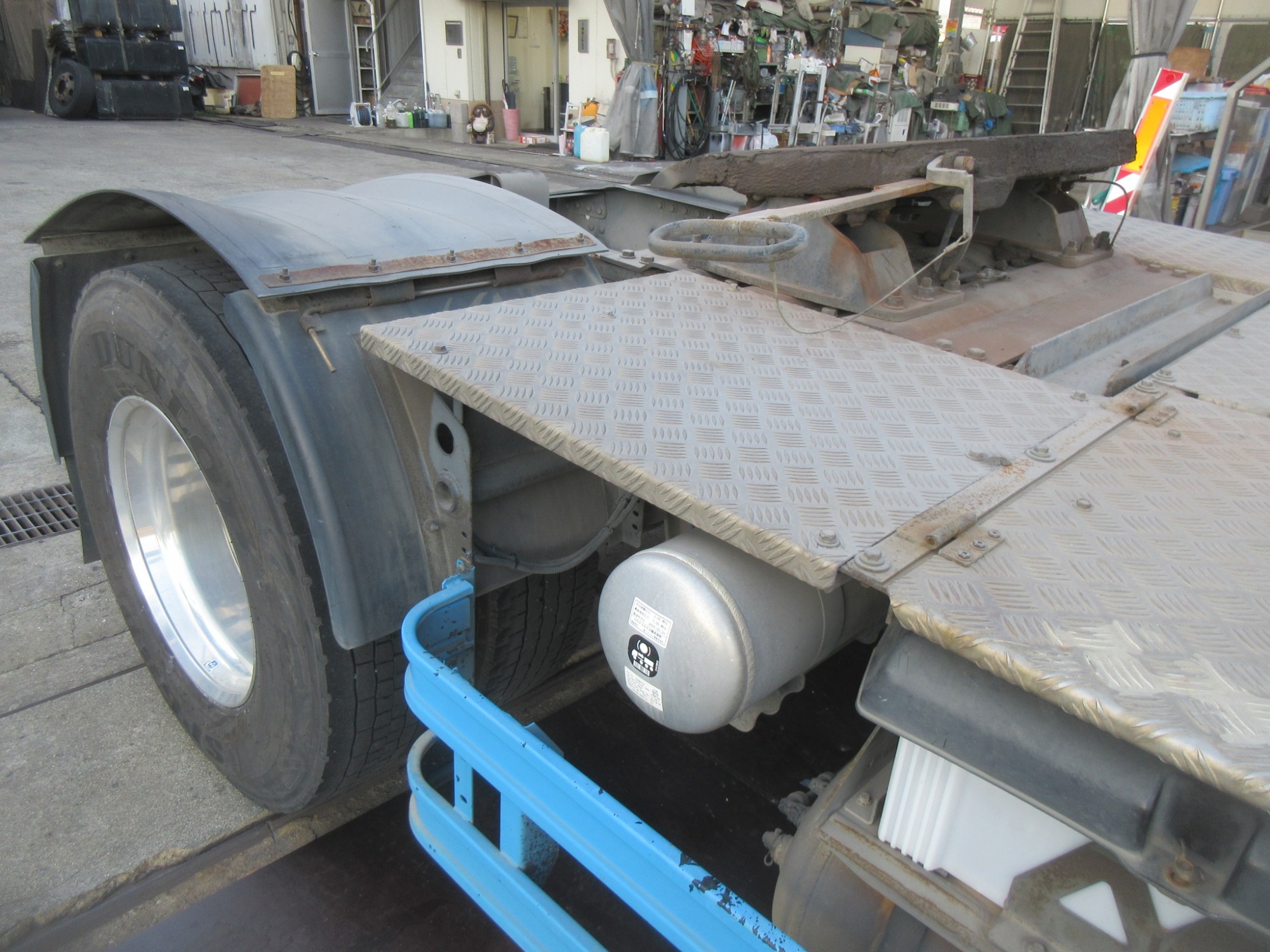 2PGハイルーフクオン ダンプ用ポンプ付11.5トントラクタ