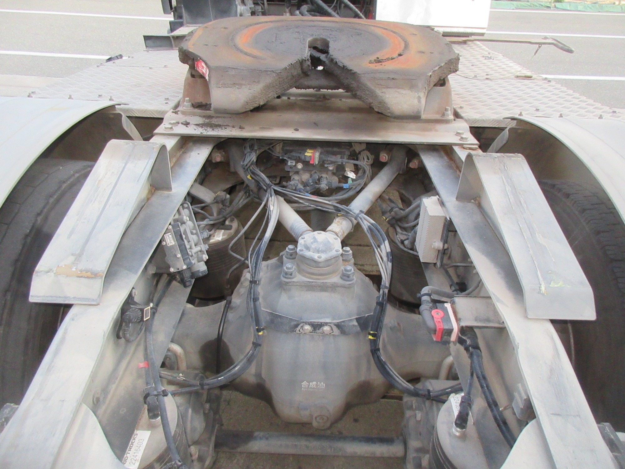 2PGハイルーフクオン ダンプ用ポンプ付11.5トントラクタ