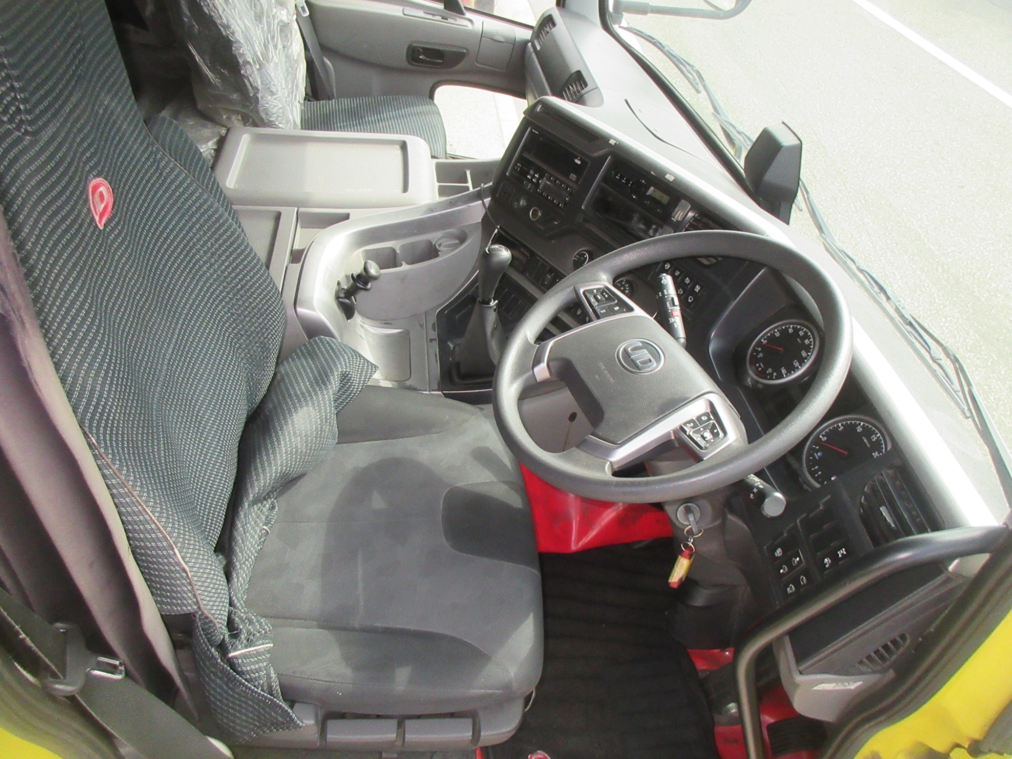 2PGハイルーフクオン ダンプ用ポンプ付11.5トントラクタ