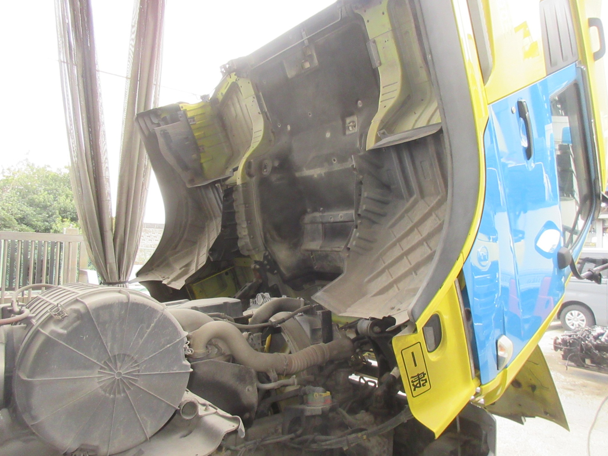 2PGハイルーフクオン ダンプ用ポンプ付11.5トントラクタ