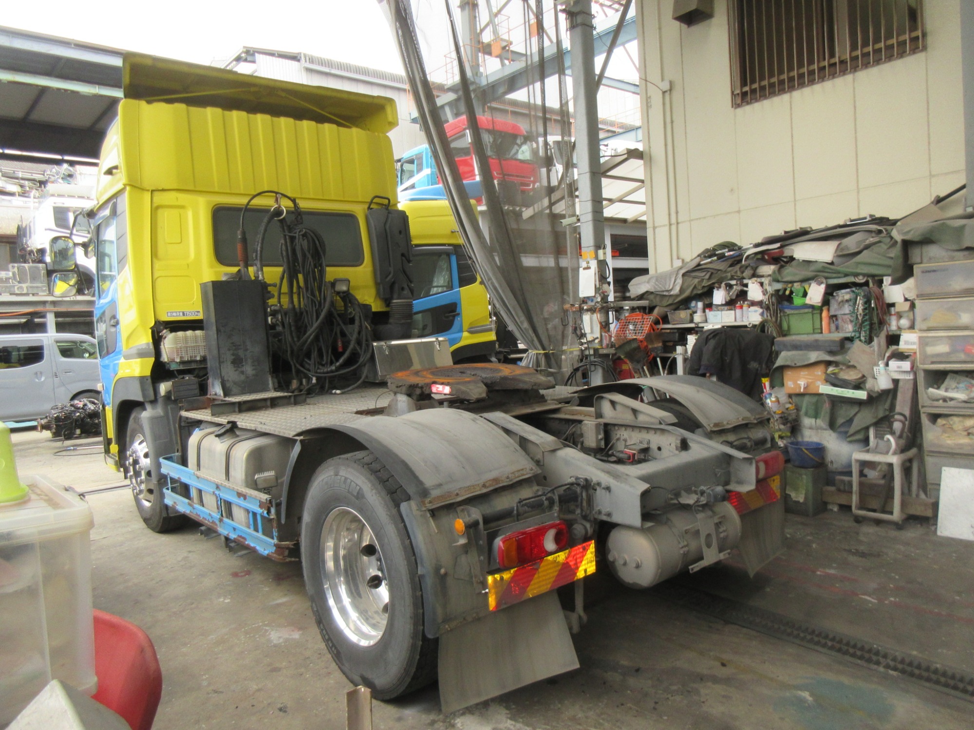 2PGハイルーフクオン ダンプ用ポンプ付11.5トントラクタ