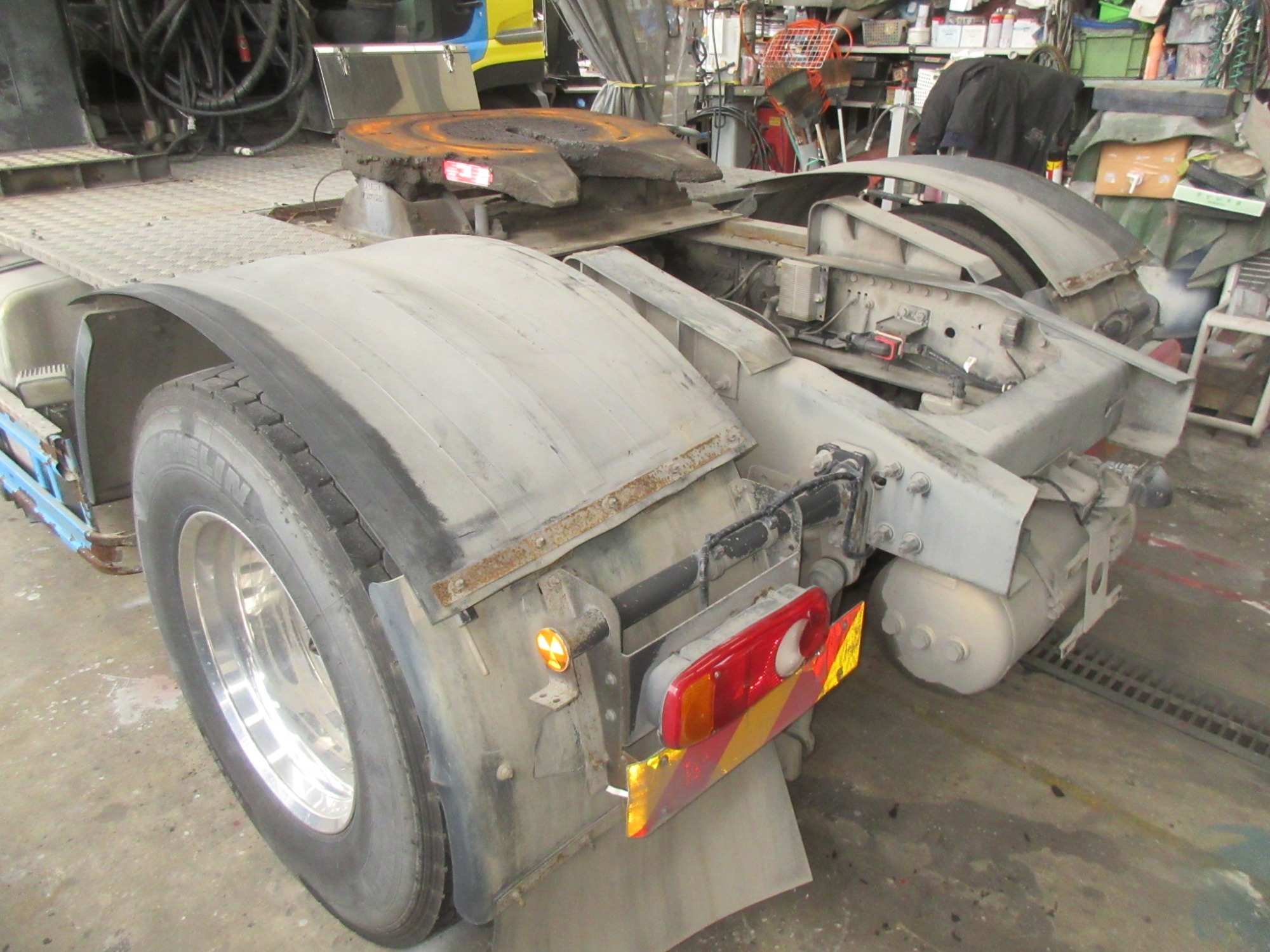 2PGハイルーフクオン ダンプ用ポンプ付11.5トントラクタ