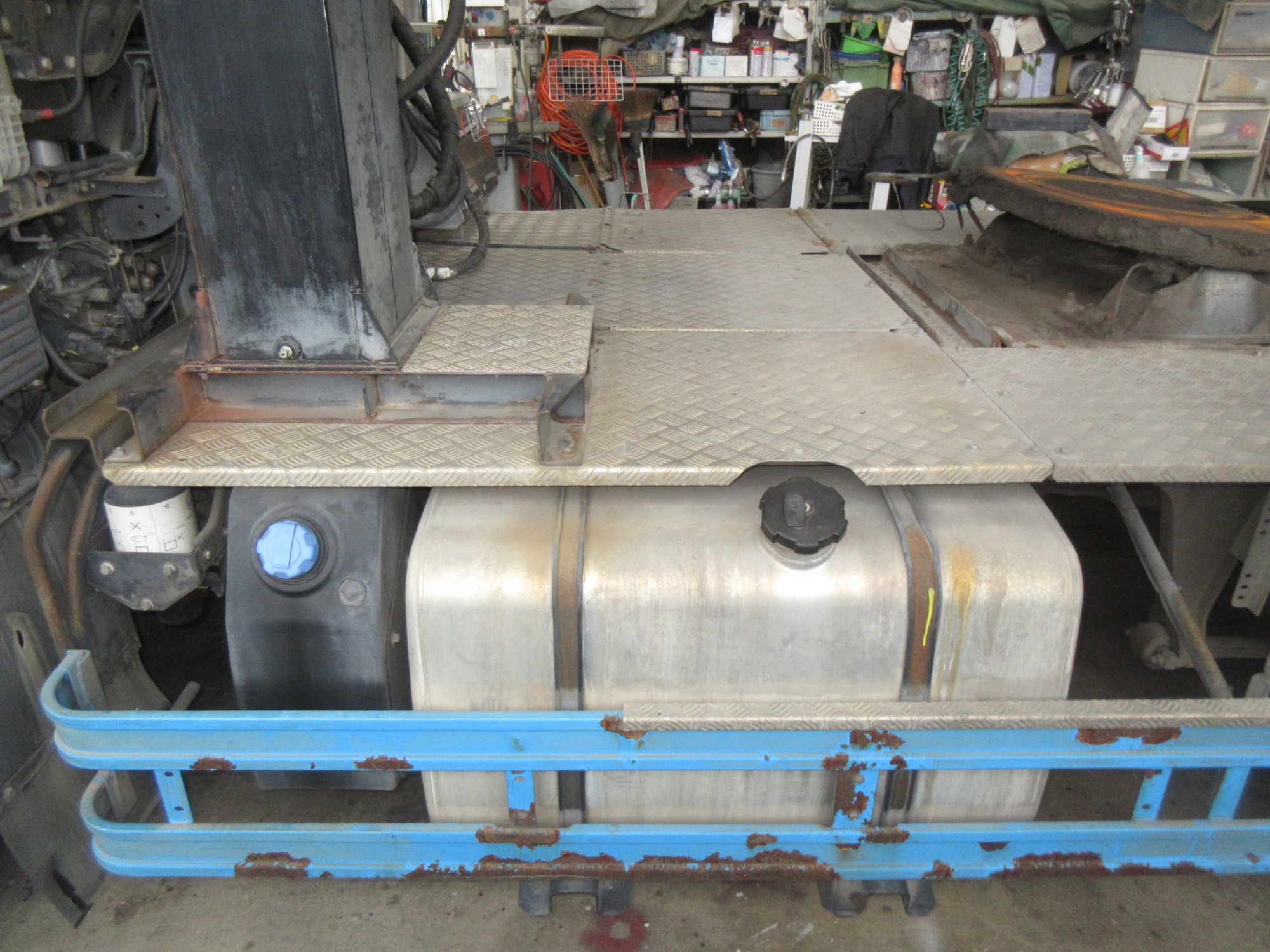 2PGハイルーフクオン ダンプ用ポンプ付11.5トントラクタ