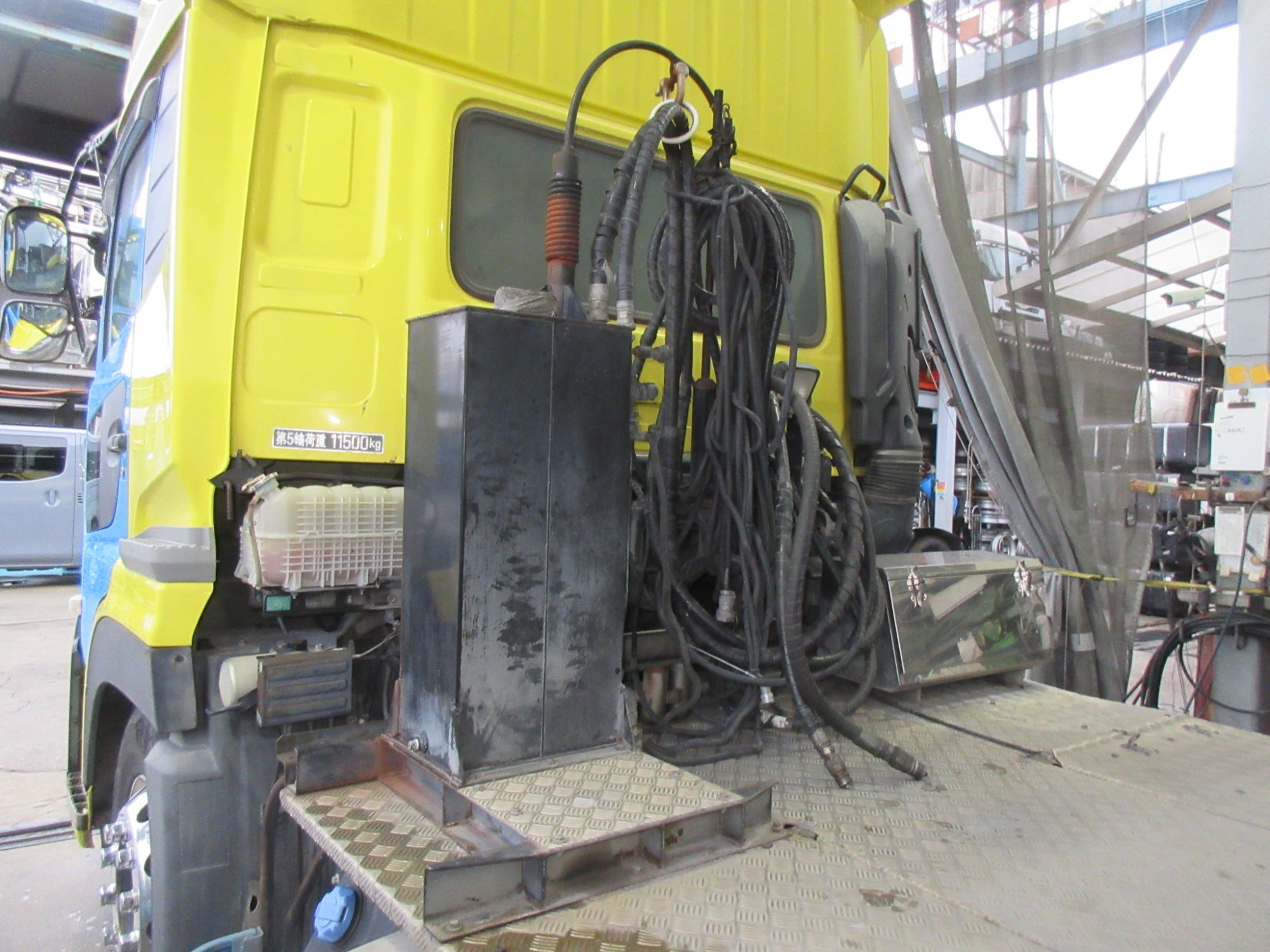 2PGハイルーフクオン ダンプ用ポンプ付11.5トントラクタ