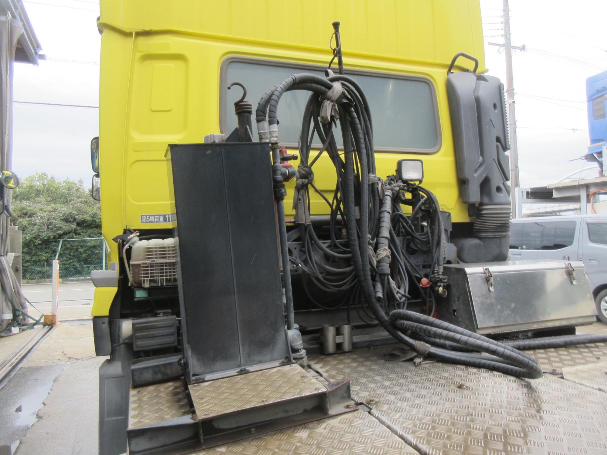 2PGハイルーフクオン ダンプ用ポンプ付11.5トントラクタ