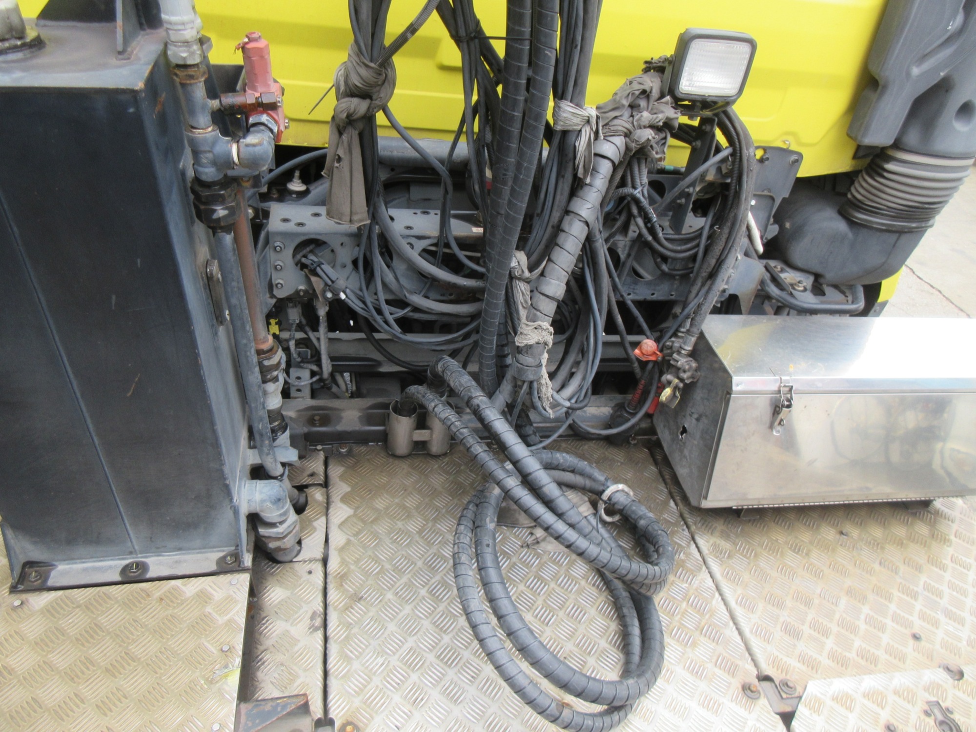 2PGハイルーフクオン ダンプ用ポンプ付11.5トントラクタ