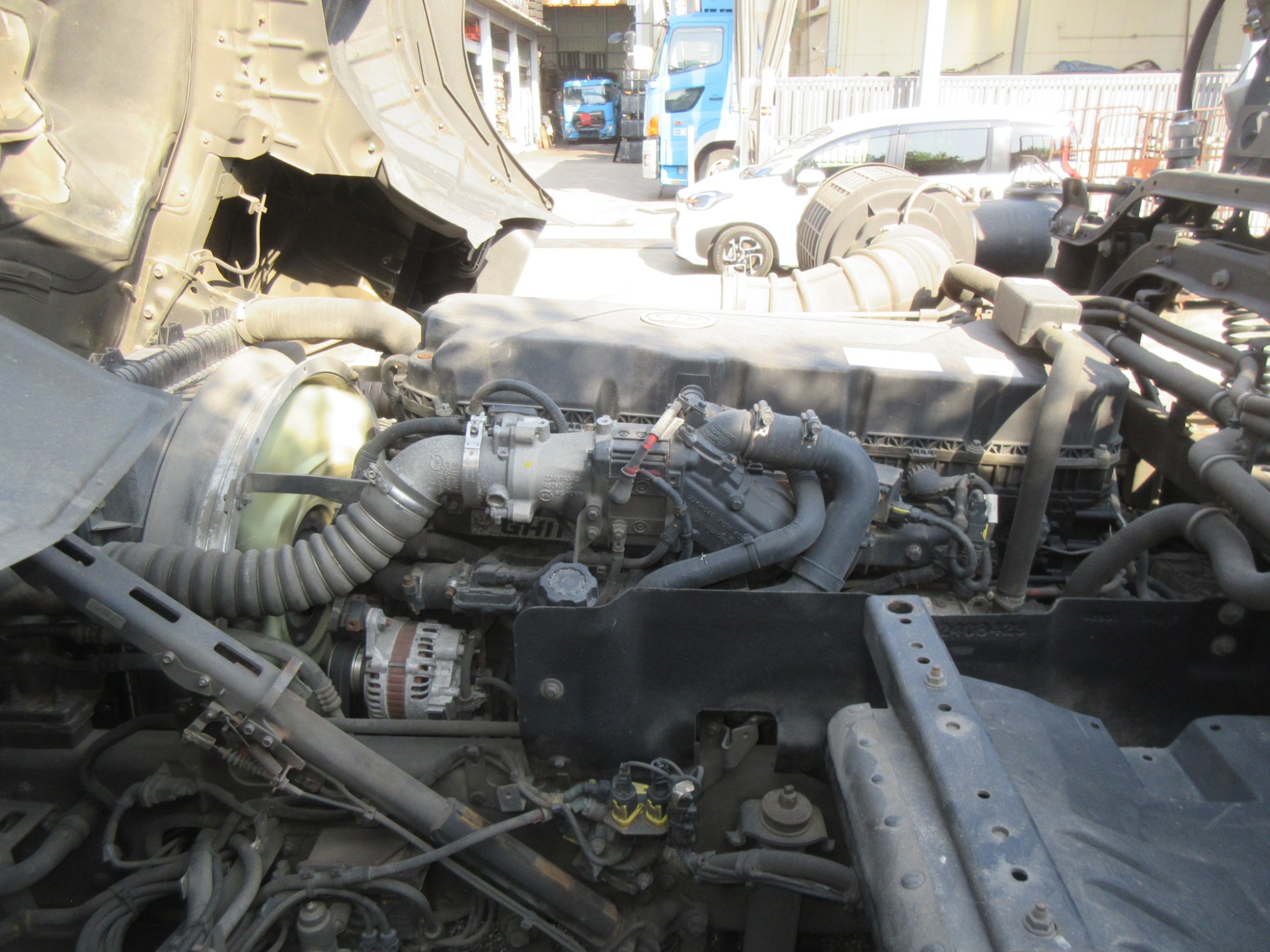 2PGハイルーフクオン デフロック付11.5トントラクタ