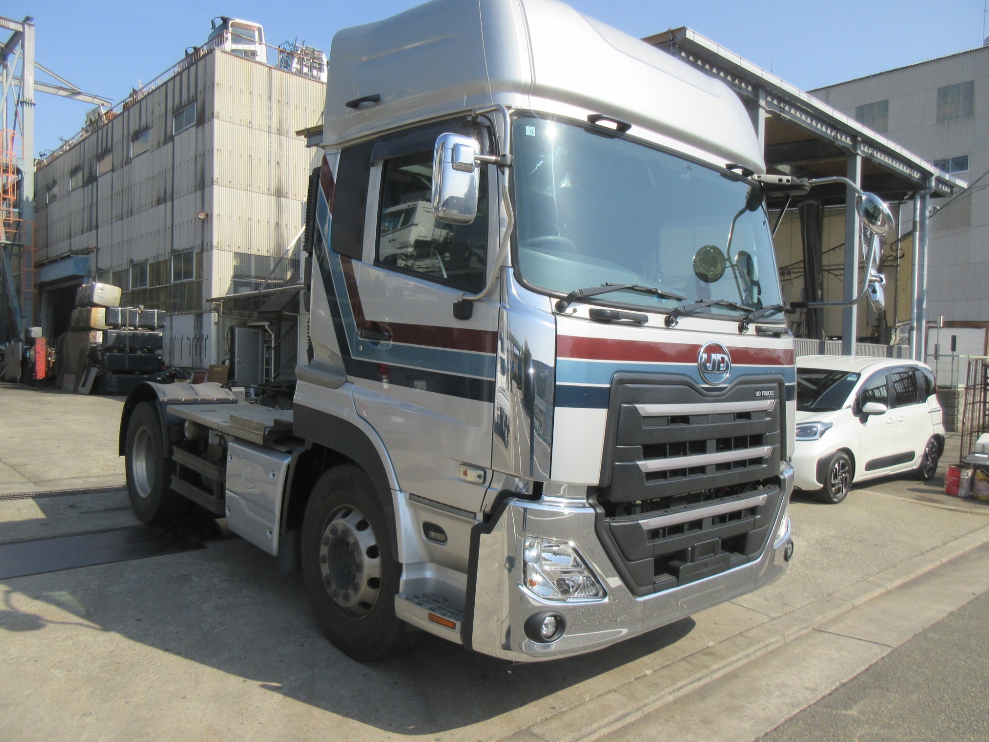 2PGハイルーフクオン　デフロック付11.5トントラクタ