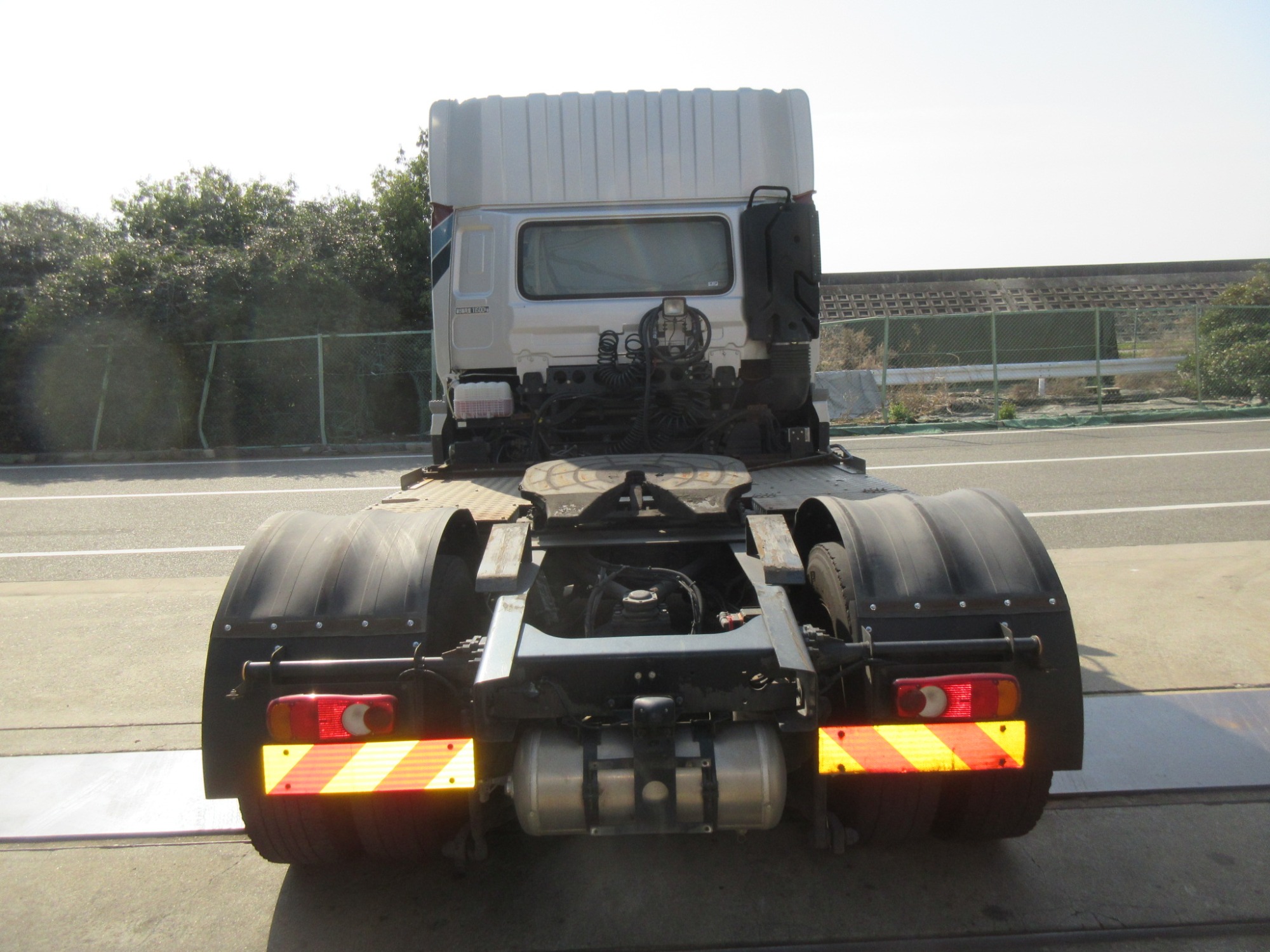 2PGハイルーフクオン デフロック付11.5トントラクタ