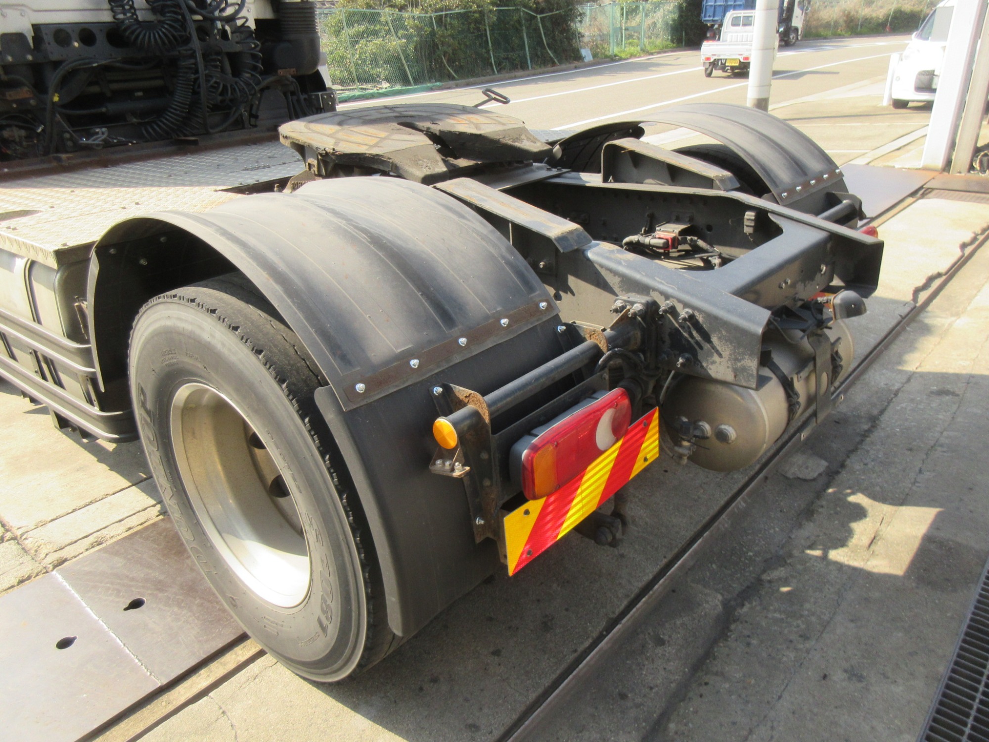 2PGハイルーフクオン デフロック付11.5トントラクタ