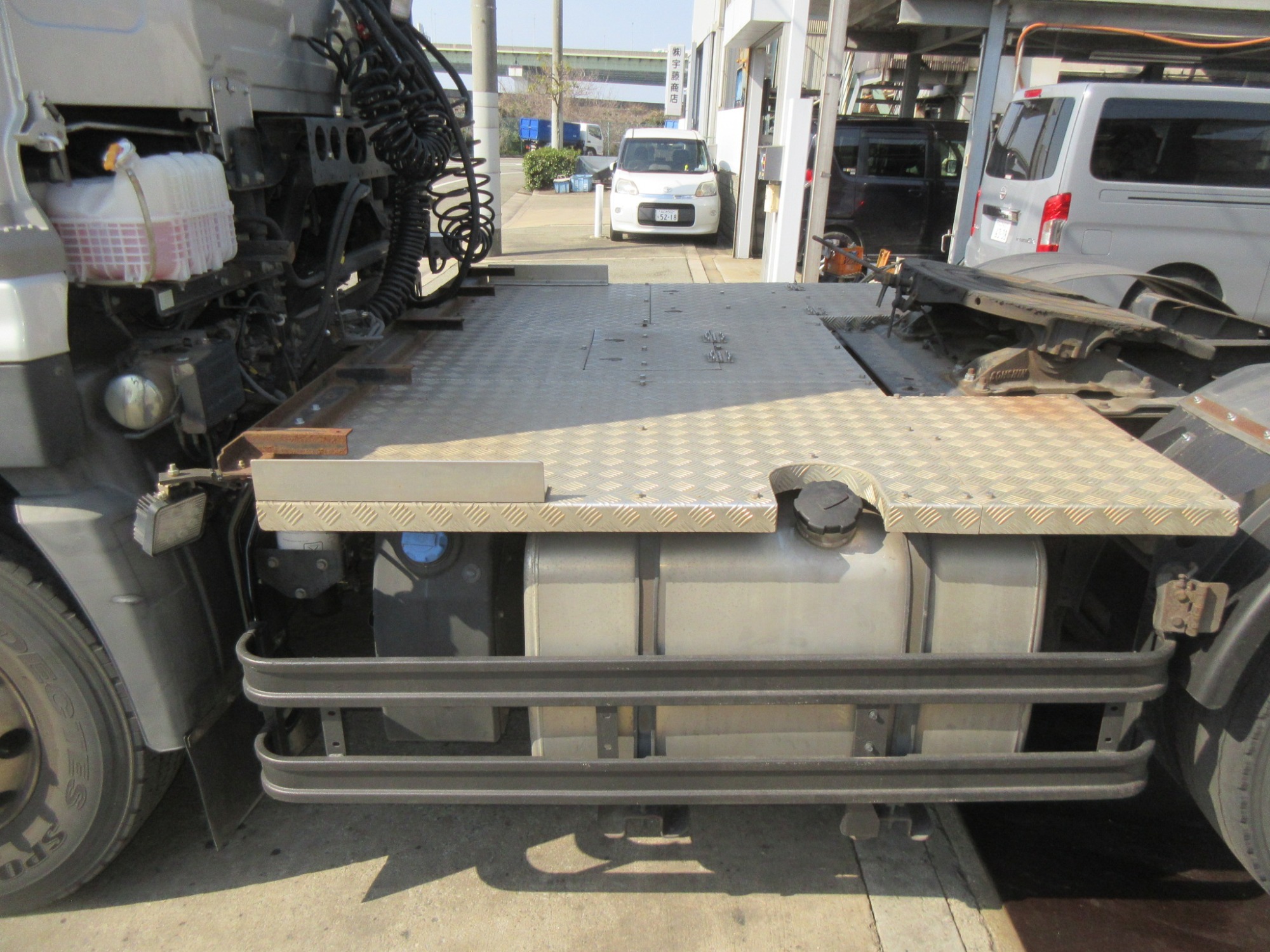 2PGハイルーフクオン デフロック付11.5トントラクタ