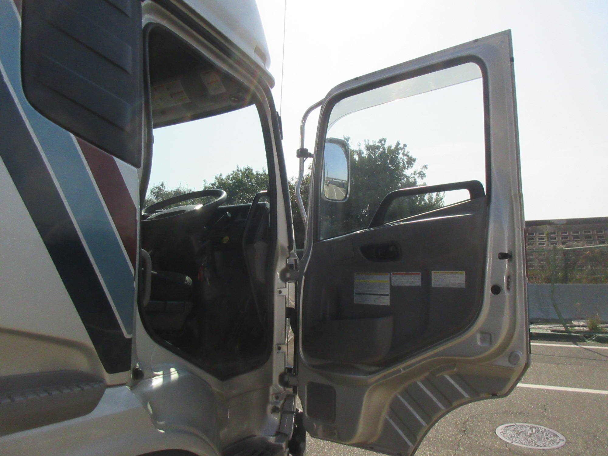 2PGハイルーフクオン デフロック付11.5トントラクタ