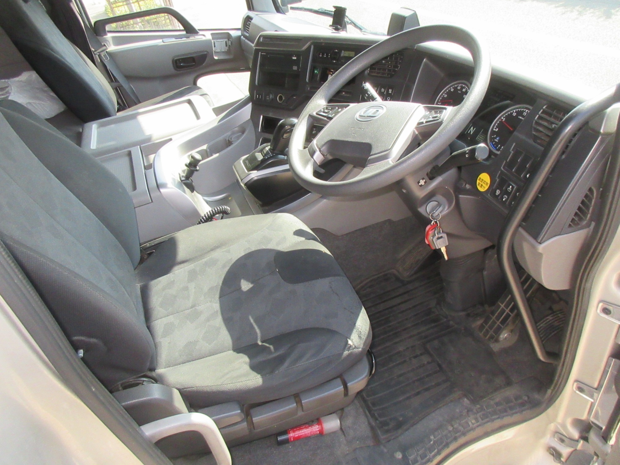 2PGハイルーフクオン デフロック付11.5トントラクタ