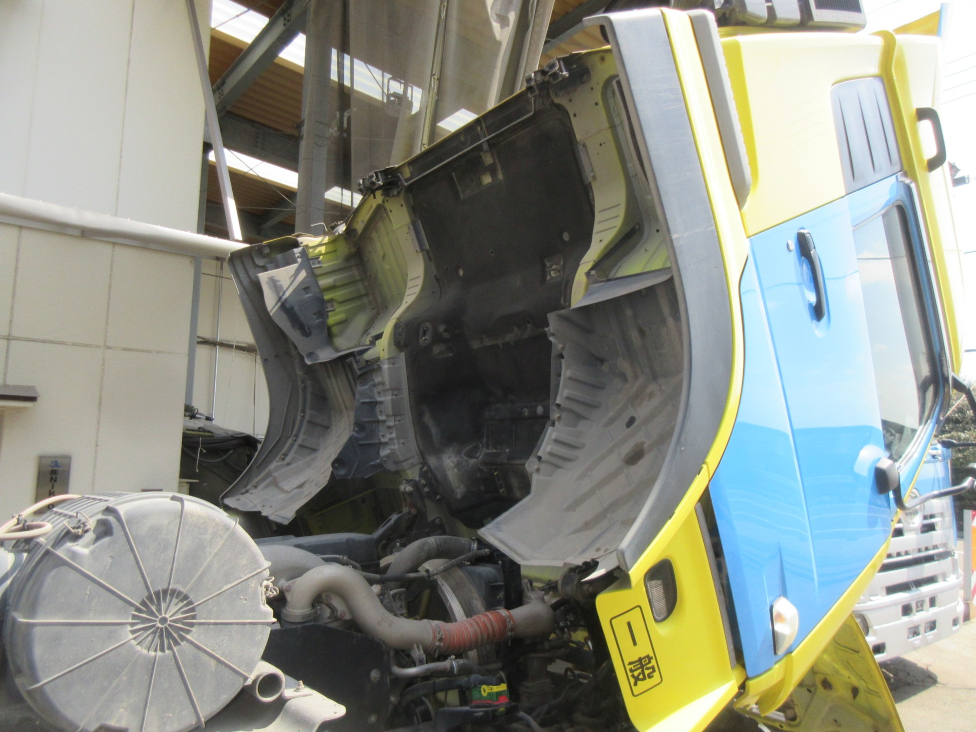 2PGハイルーフクオン ダンプ用オイルポンプ付11.4トントラクタ