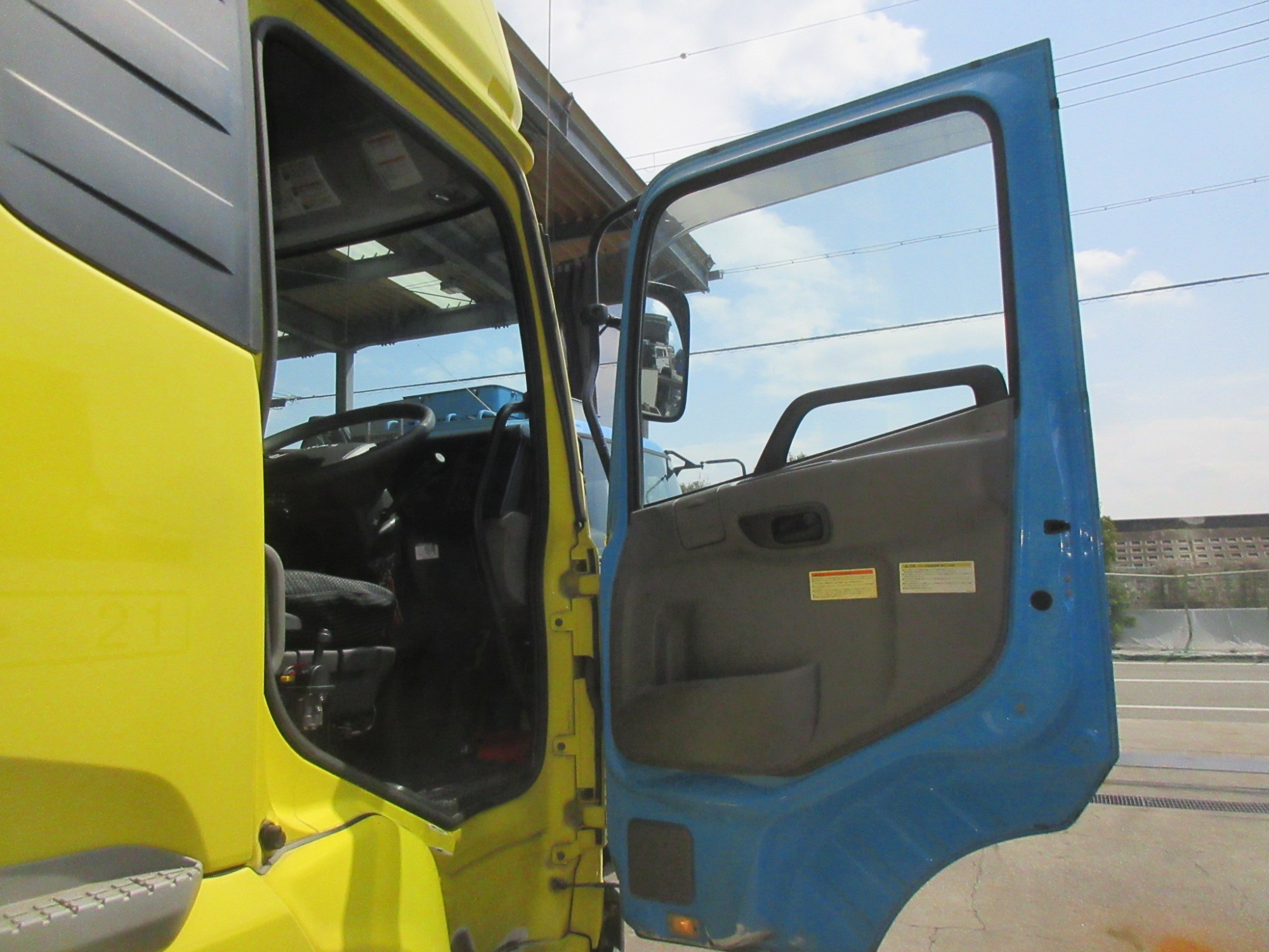 2PGハイルーフクオン ダンプ用オイルポンプ付11.4トントラクタ