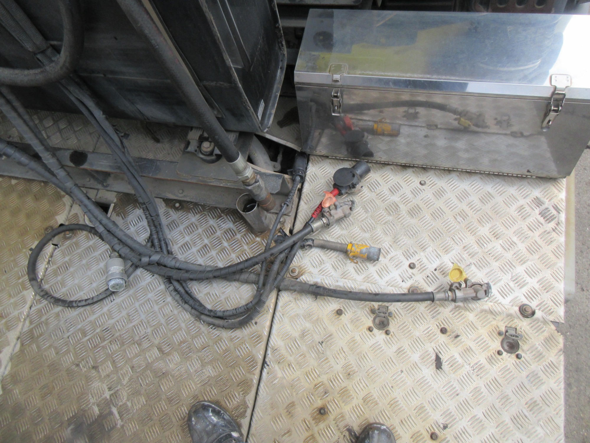 2PGハイルーフクオン ダンプ用オイルポンプ付11.4トントラクタ