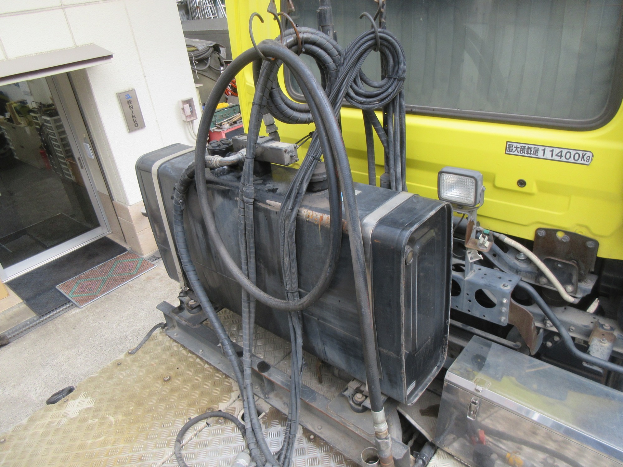 2PGハイルーフクオン ダンプ用オイルポンプ付11.4トントラクタ