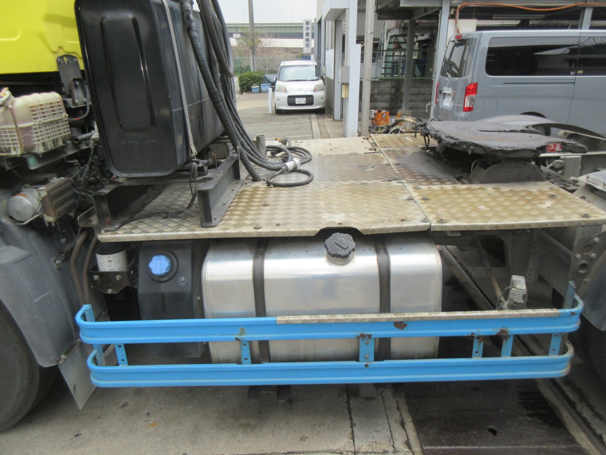 2PGハイルーフクオン ダンプ用オイルポンプ付11.4トントラクタ